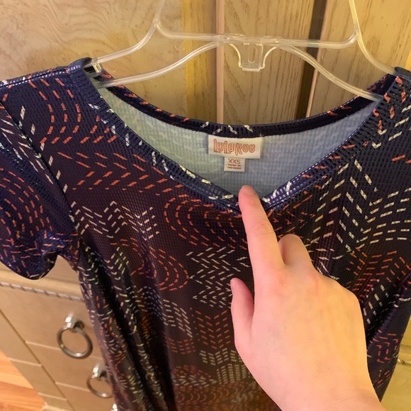 Elegant Carly - Picture 3 of 3